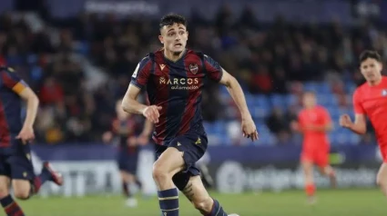 Pubill jugó en el primer equipo del Levante UD entre 2021 y 2023
