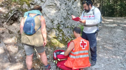 Cruz Roja realiza labores sanitarias y medioambientales