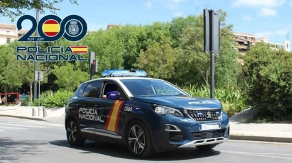 Vehículo de la Policía Nacional en Almería.