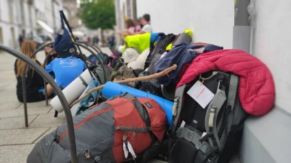 Cada día llegan alrededor de dos mil peregrinos a recoger la Compostela