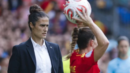 La entrenadora de la selección española, Montse Tomé, durante el encuentro correspondiente a la final de la Eurocopa Femenina 2025 que disputan este domingo España e Inglaterra en el St. Jakob Park de Basilea