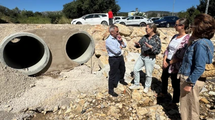 El conseller Miguel Barrachina visita obras en caminos rurales de Catí