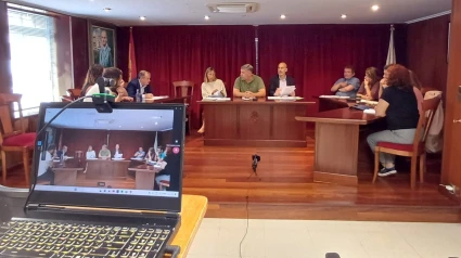 Celebración del pleno ordinario en el concello de Neda