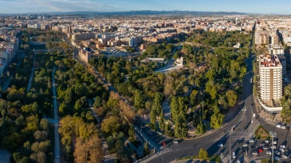 El aumento de espacios verdes se enmarca en la estrategia de renaturalización urbana