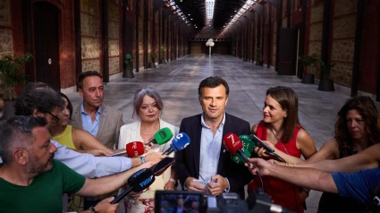 El alcalde de Cádiz en los antiguos Depósitos de Tabacalera