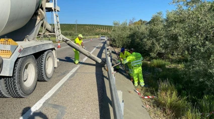 Hormigonado de la carretera N-432, en el kilómetro 326.