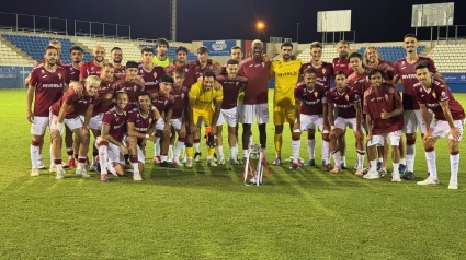 El Real Murcia CF celebra la victoria en el VII Trofeo Ciudad de Lorca
