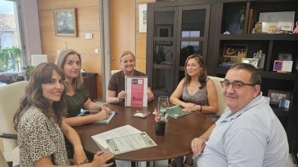 Reunión de representantes del Ayuntamiento de Calp con la UNED Dénia