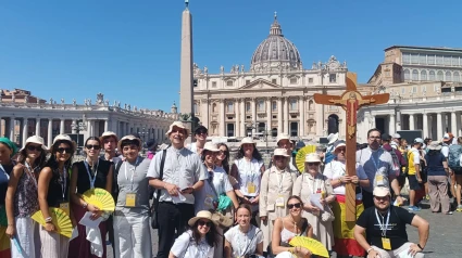 El obispo Fernando García-Cadiñanos preside la expedición de jóvenes
