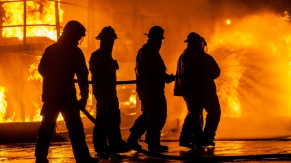 Unas de las primeras bomberas de España se pasa por La Tarde