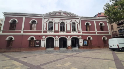Fachada del Teatro Guerra de Lorca, cerrado desde octubre de 2024 a la espera de ejecutar las obras de renovación del sistema contra incendios