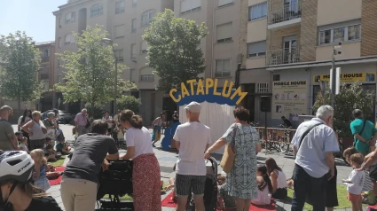 El circo La Raspa ha actuado en la plaza de Santo Domingo para los más peuqeños