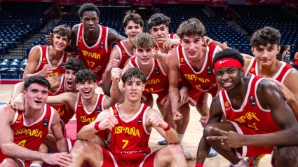 La selección española Sub-18 celebra el pase a la final