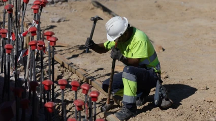 (Foto de ARCHIVO)Trabajadores durante la realización de las obras de la A-5, a 29 de julio de 2025, en Madrid (España). Durante la visita, el delegado ha hecho balance de la ejecución de las obras de la A-5 y ha informado de cuáles serán las próximas afecciones al tráfico.Eduardo Parra / Europa Press29/7/2025