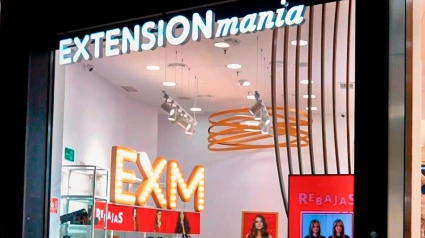 EXTENSIONmania inaugura salón en el Centro Comercial Torrecárdenas