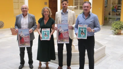 Vicepresidente de Diputación de Granada Eric Escobedo, diputada de Igualdad de Almería, María Luisa Cruz, alcalde de Berja, José Carlos Lupión, y presidente de la Asociación Cultural Abuxarra, presentan el Festival de Música Tradicional de La Alpujarra