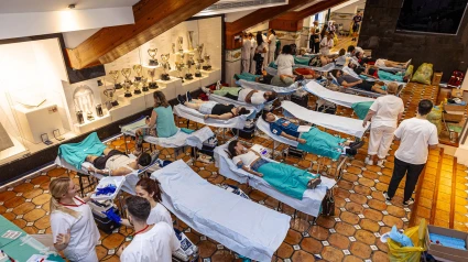 El Palco VIP de Mestalla convertido en una sala para donar sangre