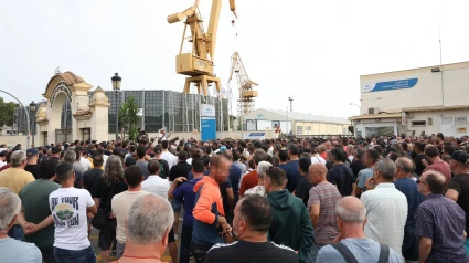 24/06/2025 Trabajadores del metal durante la huelga de hoy. A 24 de junio de 2025, en Cádiz (Andalucía, España). Las incidencias en carreteras de la Bahía de Cádiz han vuelto a primera hora de la mañana de este martes después de que los trabajadores del metal no hayan respaldado el preacuerdo alcanzado el domingo entre UGT, como sindicato mayoritario, y la Federación de Empresarios del Metal de la Provincia de Cádiz (Femca).POLITICA Nacho Frade - Europa Press