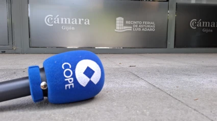 Micrófono de COPE, durante la programación especial con motivo de la FIDMA