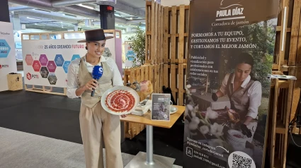 La cortadora profesional de jamón Paula Díaz, en el especial de COPE desde la FIDMA 2025