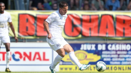Eden Hazard jugando un amistoso en Bélgica