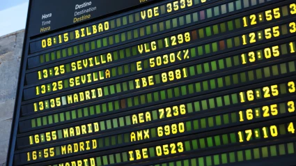 Panel del aeropuerto de Alvedro, en A Coruña.