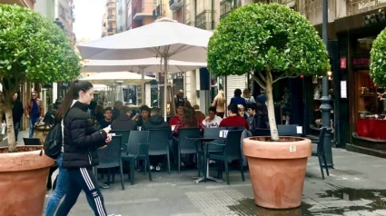 Terrazas en la calle Castaños.