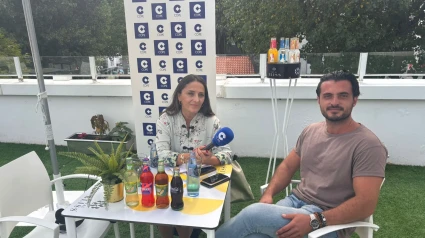 Alberto Fernández en la terraza de Coca-Cola
