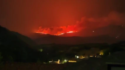El incendio de Resoba alcanza el IGR 2 y obliga a evacuar la Abadía de Lebanza