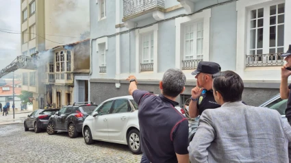 El alcalde de Ferrol en la zona del incendio