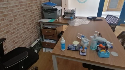 Imagen de la oficina desordena de la Asociación de Diabéticos de Lorca, tras el robo