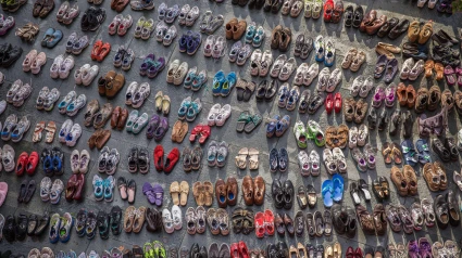 2WX971R Pairs of Shoes
