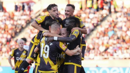 Los jugadores del Rayo celebran uno de los goles ante el Girona