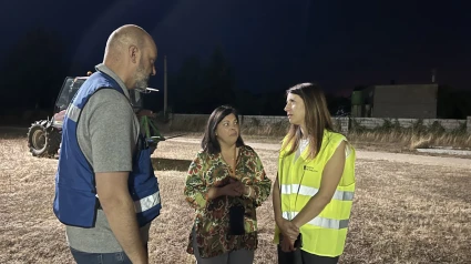 La conselleira do Medio Rural, María José Gómez, en Trives para recibir uno de los primeros camiones del operativo de emergencia