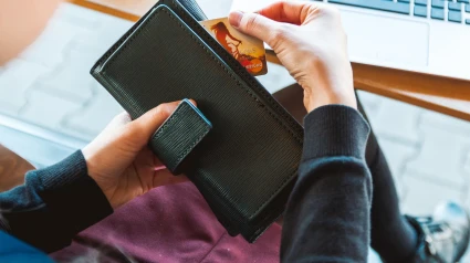 “En vez de sentirse valorados, muchos convierten el salario en una condena”