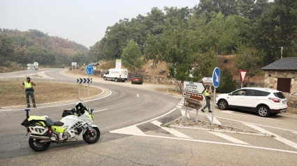 Efectivos de la Guardia Civil dispuestos a evacuar a una docena de localidades del entorno del Lago de Sanabria, en la provincia de Zamora