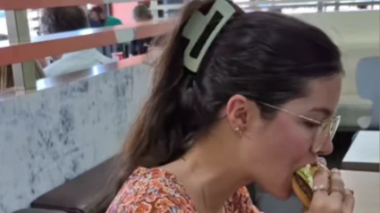 Alicia en el vídeo