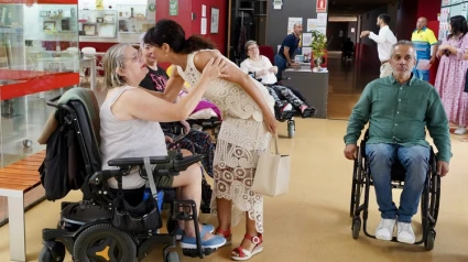 La ministra de Igualdad, Ana Redondo, visita ASPAYM