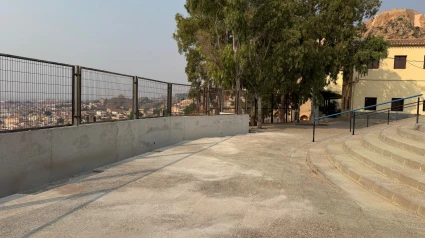 Obras realizadas en un muro del Colegio Casa del Niño en Lorca