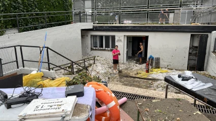 Christina Moreno, tercera tinent d'alcalde de l'Ajuntament de la Seu d'Urgell, explica que la tormenta ha obligado a desalojar preventivamente a una familia de su vivienda y habla de la afectación que ha habido en la piscina municipal.