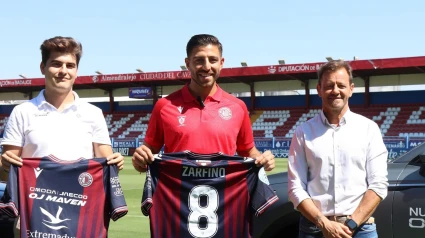 Presentación de Zarfino en el estadio Francisco de la Hera