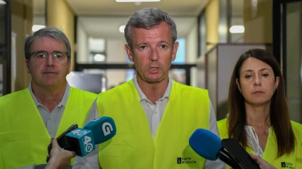 El presidente de la Xunta, Alfonso Rueda, acompañado de la conselleira do Medio Rural, María José Gómez, visita al Centro de Coordinación Operativa (CECOP) de OurenseXUNTA DE GALICIA / Europa Press16/8/2025