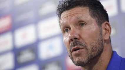 Diego Simeone considera que el equipo debe reinventarse y zanjó la polémica de los cambios.