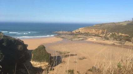 Playa de Galizano vacía