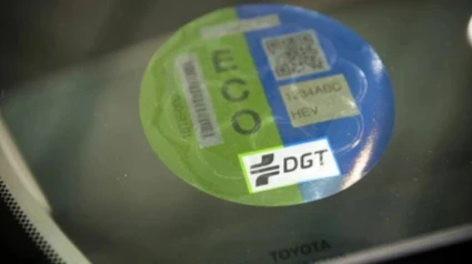 Los cambios más importantes en las pegatinas de la DGT si vas a circular por Cantabria a partir de 2026