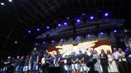 Los jugadores de O Parrulo durante el pregón