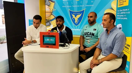 José Miguel Garrido presenta a De Julius