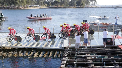 Imagen de una crono por equipos de La Vuelta celebrada en 2013