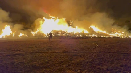 Trabajos de extinción del incendio de Barniedo, en León