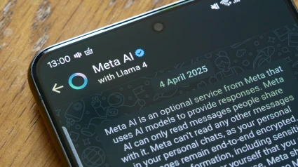 Chat de WhatsApp con Meta AI, la inteligencia artificial de la app.